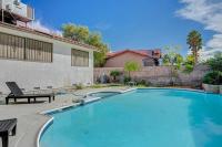 New Poolside Paradise in Vegas with BBQ and Games - B&B