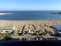3-Bedroom Apartment with Stunning Sea-Side View - B&B