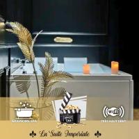 B&B Le Petit-Quevilly - Suite Impériale Jacuzzi ~ Cinéma ~ Self Check-in - Bed and Breakfast Le Petit-Quevilly