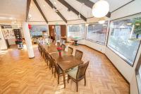 団体歓迎ジョイサウンドカラオケ付き北軽井沢超大型貸別荘7寝室5浴室20人泊まれる - B&B Karuizawa