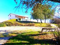 Magnifique villa 220m2- Quartier résidentiel Le Carreyrat - 6 à 8 pers - 3 chambres doubles - Grand jardin et terrasses - Bed and Breakfast Montauban