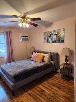 B&B Brooklyn - Luxury Colorful 3 Bd Unit 1 10 Mins From JFK - Bed and Breakfast Brooklyn