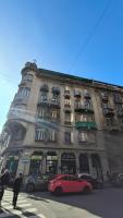 Designed Apartment 2 Bedrooms, 2 Baths in Milan Center - WiFi, AC, steps from Subway M1 and M2, Central Station and Airport connected with Self Check In - Chambres d'hôtes Milan