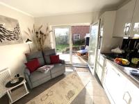 SEGELund - Zeit für uns- ruhige und sonnige Ferienwohnung mit Terrasse und Garten nahe Strand und Ostsee - Chambres d'hôtes Schönhagen