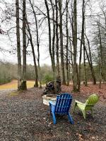 Private cozy cabin in the woods with great view - B&B