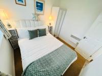 2 Bedroom Chalet SB109, Sandown Bay, Isle of Wight - Chambres d'hôtes Brading