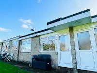 B&B Brading - 2 Bedroom Chalet SB177 Sandown Isle of Wight - Bed and Breakfast Brading