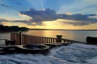 B&B Pittsburg - Lake Front Lake House Paradise! - Bed and Breakfast Pittsburg