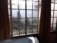 African Silhouette Guesthouse - B&B