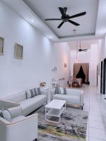 Aidee Homestay Taman Ria Height - Bed and Breakfast