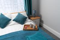 Large newly refurbished modern house, part sea views, south facing garden, parking - Chambres d'hôtes Penzance