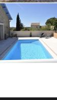 Winemaker’s House with pool near the sea - B&B Saint-Geniès-de-Fontedit