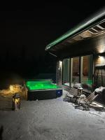 B&B Rovaniemi - Log house with sauna&jacuzzi! - Bed and Breakfast Rovaniemi