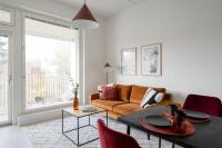 Jewelbox in Vantaa, free parking, 15 mins to Helsinki Vantaa Airport by train - B&B Vantaa