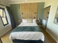 Kamer met Queensize Bed en Uitzicht op Zee 1