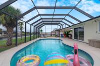 B&B Port Charlotte - Sunset Paradise -3BR -Heated Pool -BBQ -Private Dock - Bed and Breakfast Port Charlotte