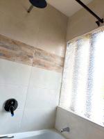 New 1 Bed Apartment 3mins walk to shops, Extra King bed - B&B Harare