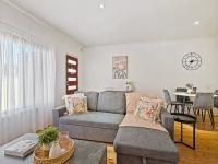 B&B Seaton - 'The Grange' Coastal Charm near Henley Beach - Bed and Breakfast Seaton