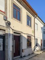 Host Wise - Elegant Colorful House w Private Terrace - B&B Porto