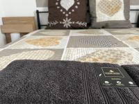 Zimmer mit Kingsize-Bett