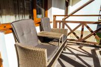 Large Stylish 2-bedroom apt near ski road, 5 min to Gondola & Bar Street - Chambres d'hôtes Bansko