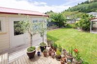 Seymour Sleeps - B&B Nelson