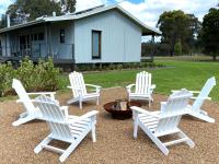 B&B Lovedale - Hannah's Place in the heart of Lovedale, Hunter Valley wine country, Free bottle of wine with each booking - Bed and Breakfast Lovedale