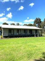 Hannah's Place in the heart of Lovedale, Hunter Valley wine country, Free bottle of wine with each booking - Chambres d'hôtes Lovedale