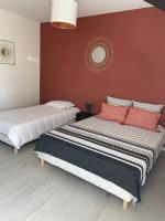 Les Chalets du Mancel : Studio June - 24H du Mans - Bouleries Jump - - Chambres d’hôtes