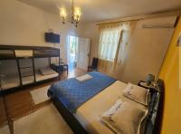 Appartement met 1 slaapkamer, een terras en uitzicht op zee.