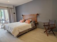 Deluxe Room (2 Adults + 1 Child)