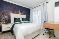 I St Tropez Sandton Luxury Suites - B&B