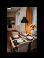 B&B Košice - Old Town city center apartment 2 - private parking included - Bed and Breakfast Košice