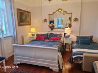 Camera Tripla Deluxe 