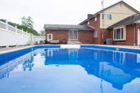 Dogwood Retreat with big pool! - B&B Warsaw