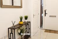 Modern Beautiful 5 bed - Free Two Vehicle Parking - Ferienwohnung Coulsdon