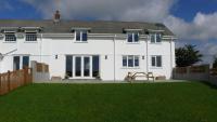 B&B Llanrhidian - Llanelen Farm Sleeps 2 - Bed and Breakfast Llanrhidian