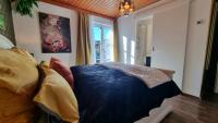 Apartment mit Balkon (1)
