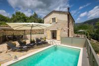 B&B Livade - Rustic villa Casa Mavretici with pool in Motovun - Bed and Breakfast Livade