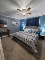 B&B Houston - Blue Shark *E3* @ Midtown Cozy 1BR King Suite - Bed and Breakfast Houston