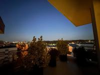 Luxury apartment , Private parking, Self Check-in64 - Bed and Breakfast Craiova