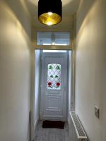Neath, South Wales Getaway - 4 Bedroom Home -7 Guests - Free Parking - B&B