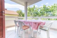 Apartments Antica with a balcony - Bed and Breakfast Baška