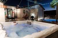 Villa View Mostar with Jacuzzi & Heated Pool - B&B Mostar