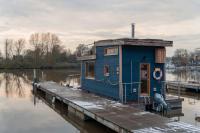 Hausboot IRENE mit Kamin - Winter an der Dove Elbe - B&B Amburgo