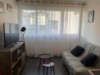 LE POP ART Studio-Proche tram - B&B