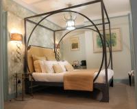 Deluxe King Room With Bath Ensuite
