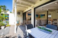 Mira - Poolside Beach Retreat by Four Mile Beach - B&B Port Douglas