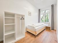 Tolstov Apartments - 3 , 4 and 5 Room Apartments - 20 Min zur Messe DUS - Chambres d'hôtes Willich