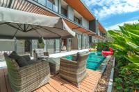 B&B Ban Bo Rae - New 3BR Pool Villa Long One A5 with Chalong Bay view - Bed and Breakfast Ban Bo Rae